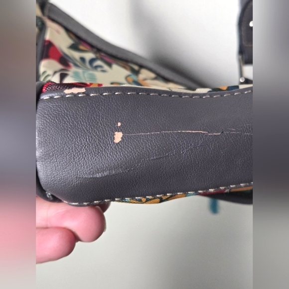 Lily Bloom Butterfly Crossbody Purse Bag, Magnetic And Zipper Close - Picture 6 of 6